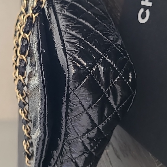 Chanel Rock and Chain Shoulder Bag - Picture 3 of 16